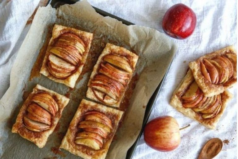 Fagottini di sfoglia alle mele e crema