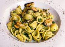 orecchiette con cime di rapa cozze e ricotta salata