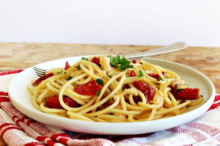 spaghetti al baccalà e pomodorini
