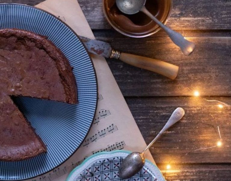 Torta zafferano e cioccolato