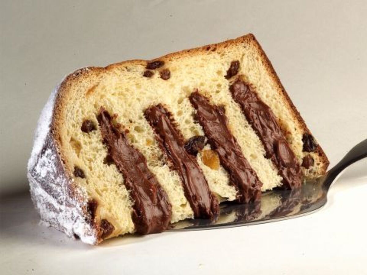 pandoro farcito con crema pasticcera al cioccolato