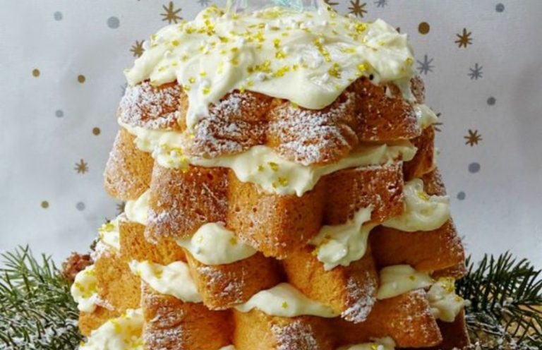 Pandoro farcito con mascarpone e panna senza uova