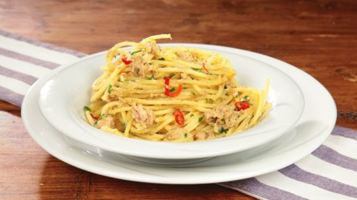 tagliatelle con stracotto di tonno