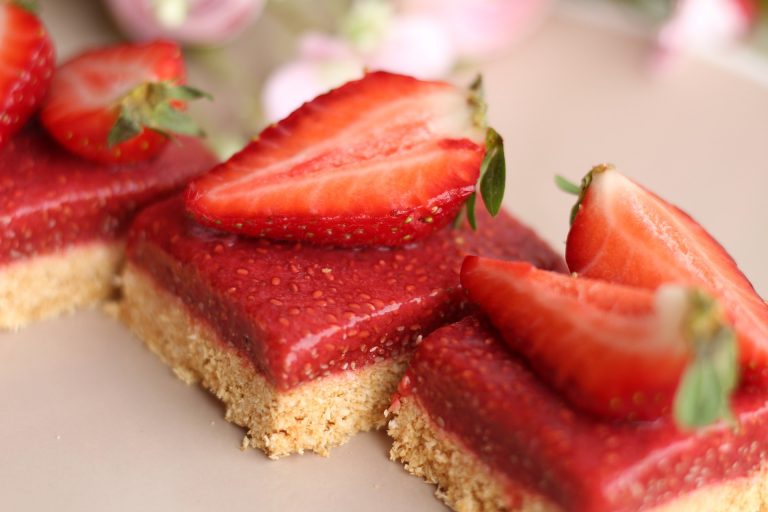 torta con gelatina di fragole 1