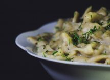 strozzapreti al ragù di prosciutto crudo e funghi