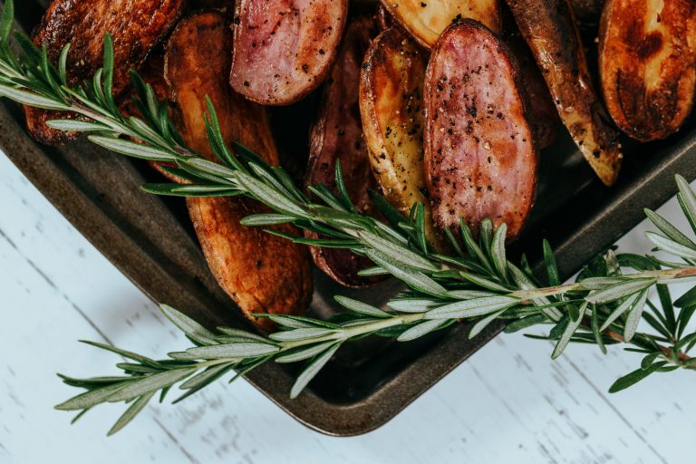 coscia di coniglio al forno con patate