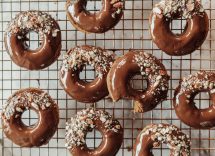 Donuts integrali con glassa al cioccolato ricetta