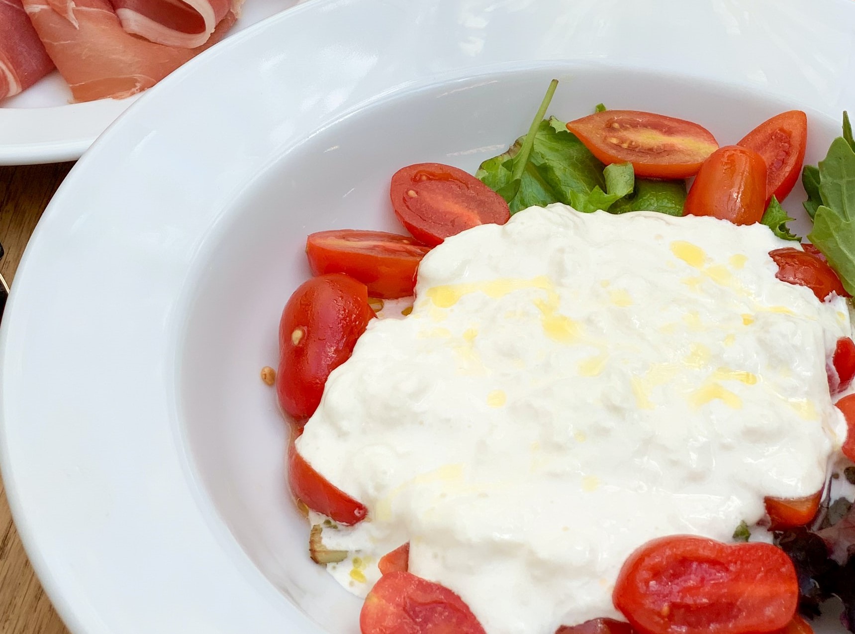 Millefoglie di pane con stracciatella di bufala