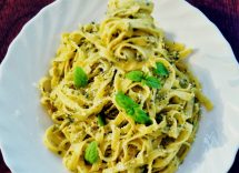 pasta con broccoletti uvetta e pane tostato alle nocciole