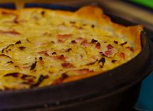 Torta salata pasta sfoglia radicchio e salsiccia