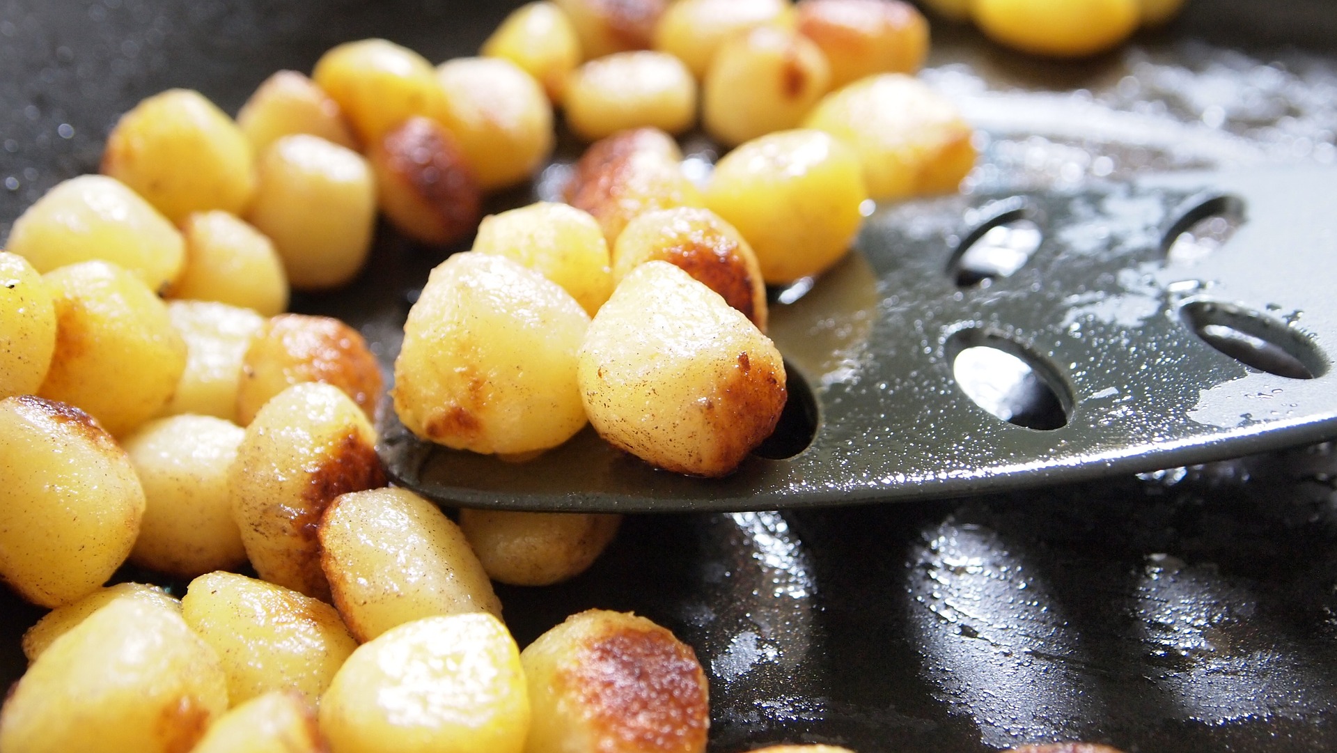 patate alla birra in padella ricetta