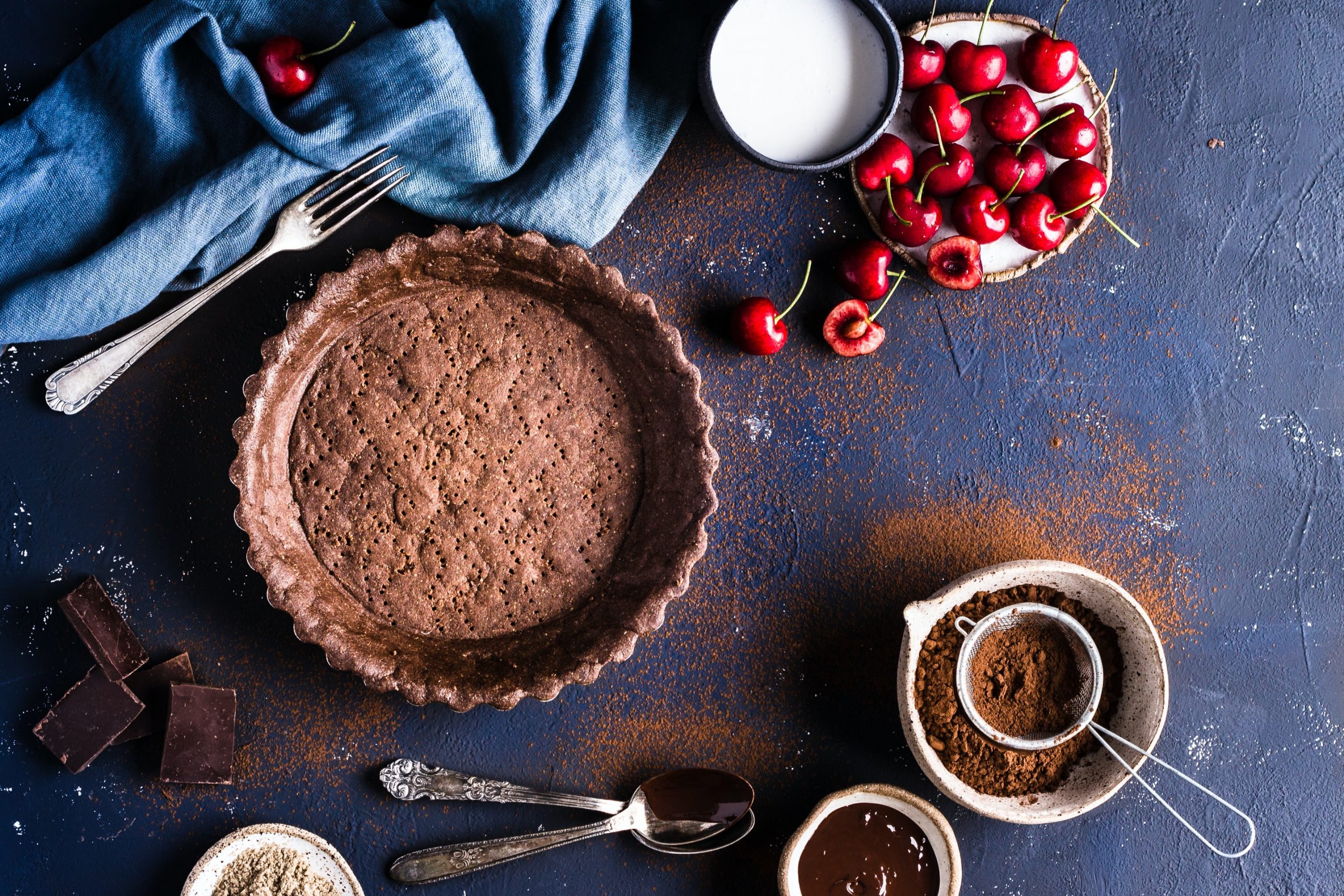 crostata al cioccolato e ciliegie