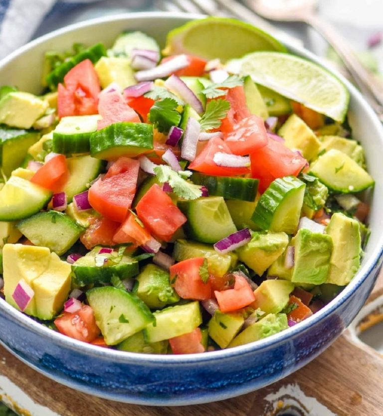 insalata cinese di cetrioli e avocado