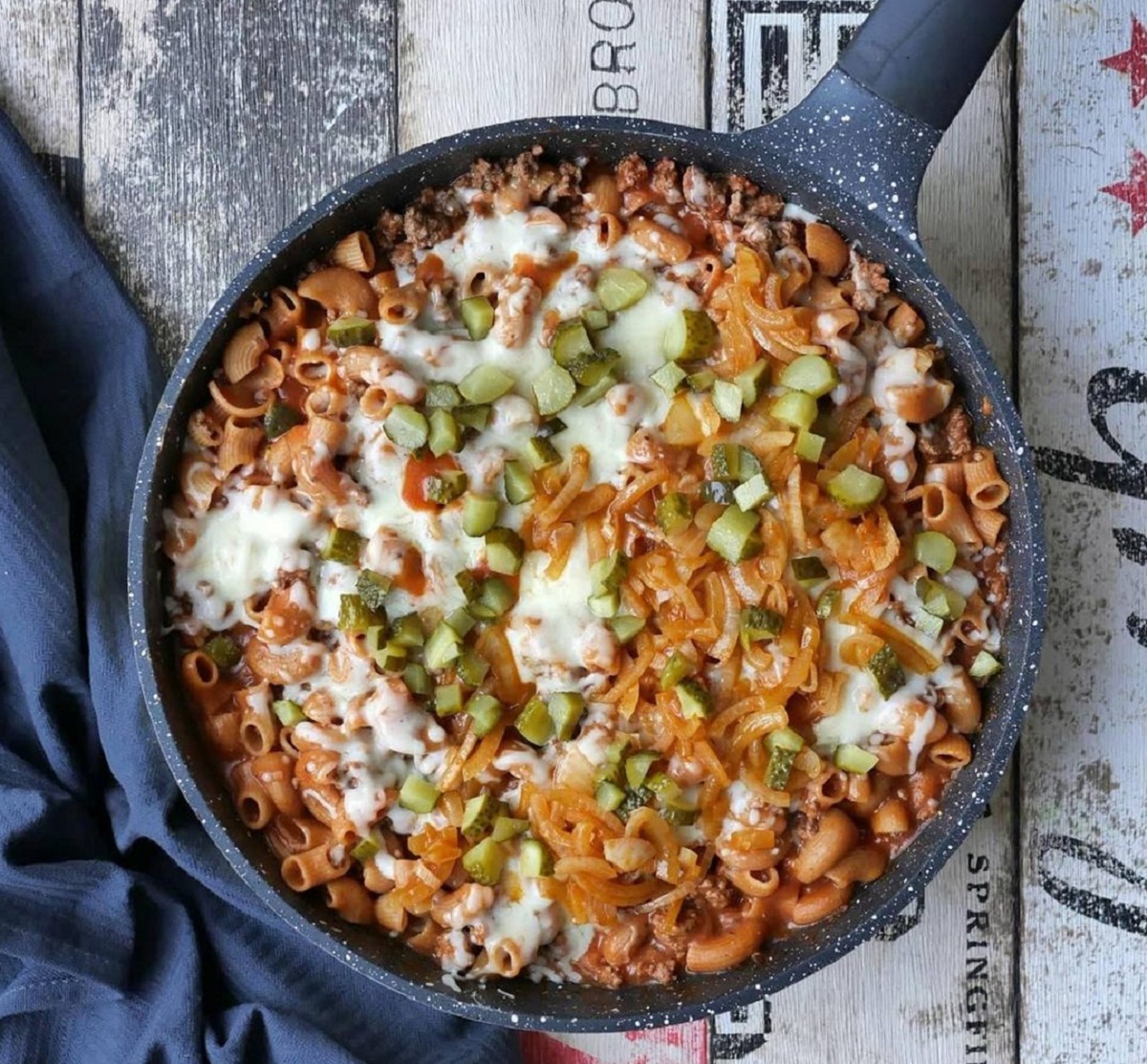 pasta cheeseburger