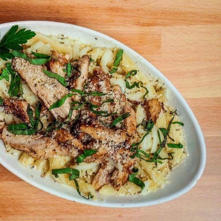 pasta con burro, aglio e pollo