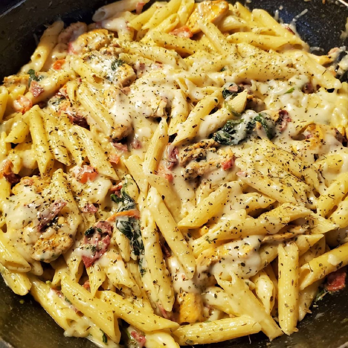 pasta con pollo cremoso