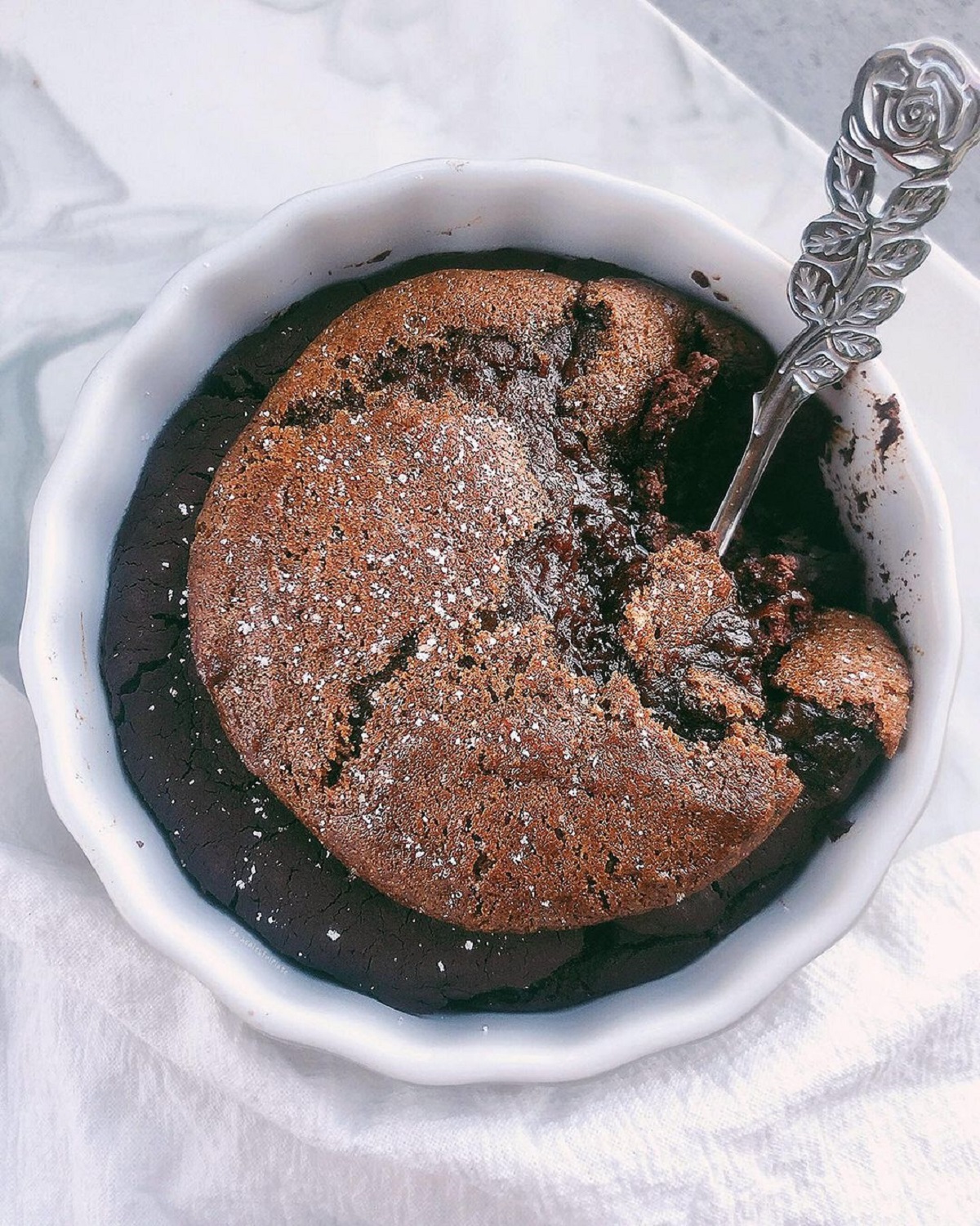 torta al cioccolato in tazza