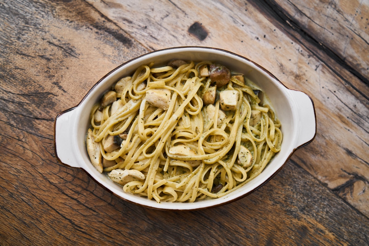 Insalata di noodle di pollo al cocco