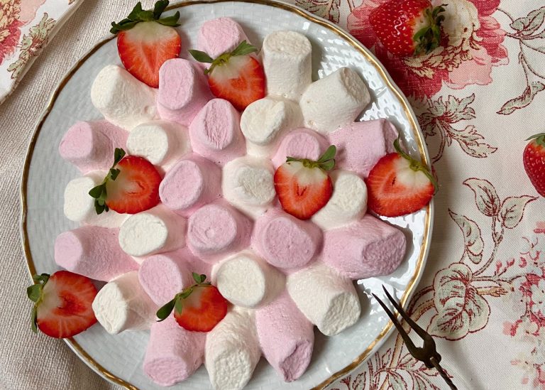 Mousse alle fragole e marshmallow