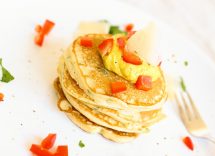 Pancake alle erbe con formaggio di capra