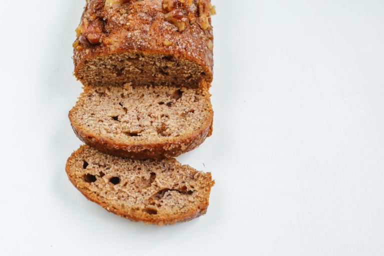 Pane alla banana, cocco e cardamomo