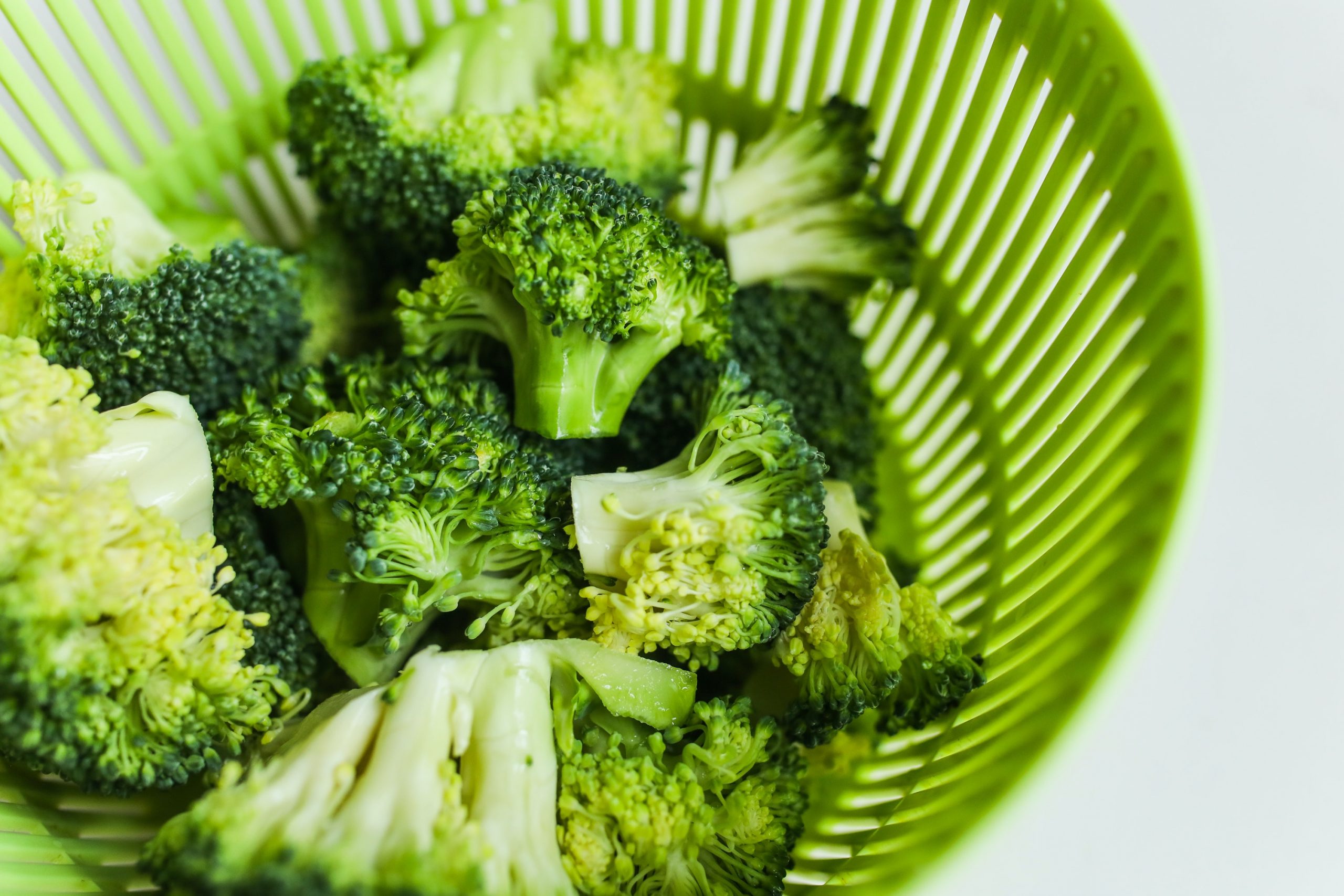 pasta broccoli salmone e semi di girasole