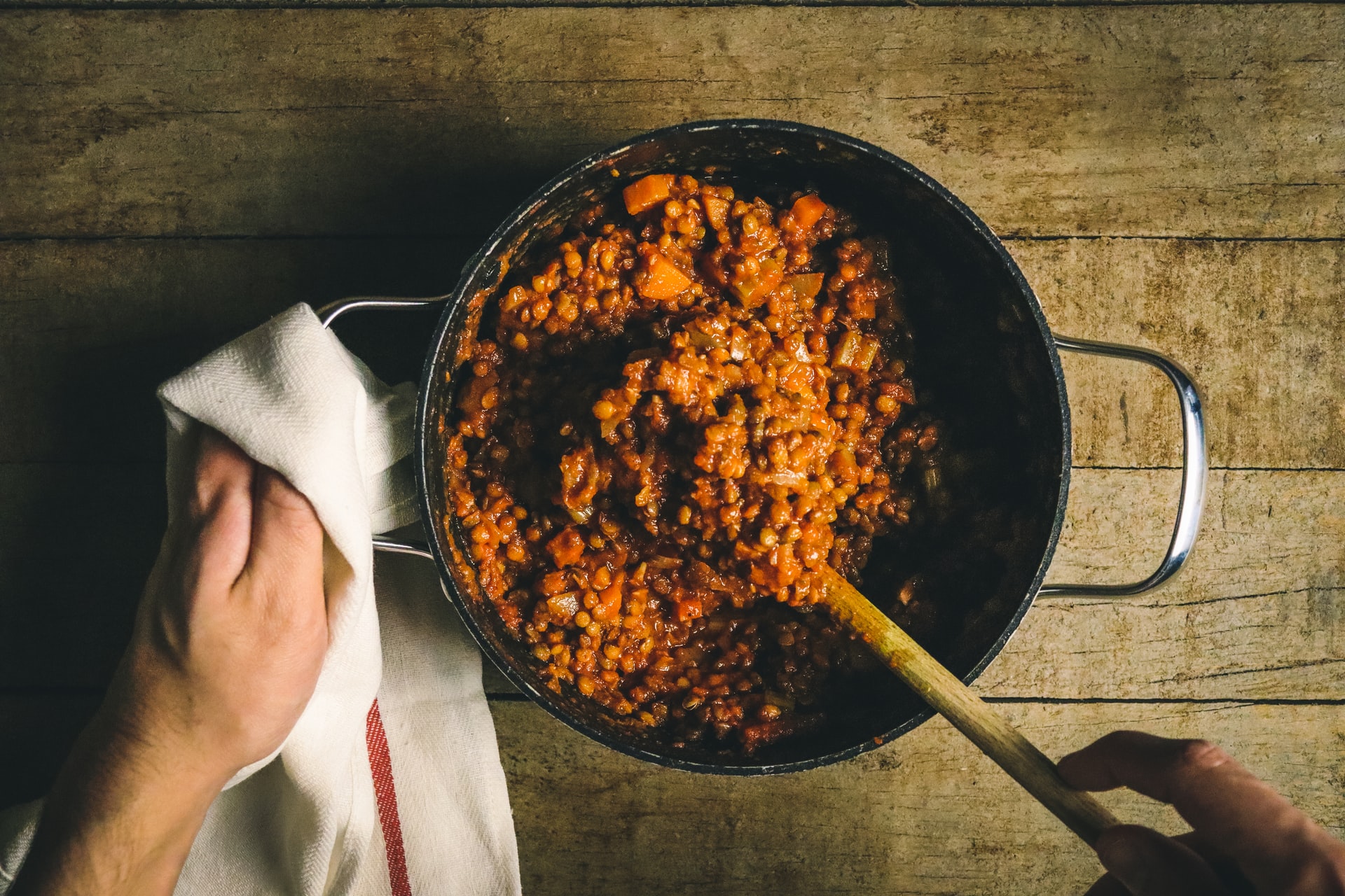 Pasta con ragù di lenticchie