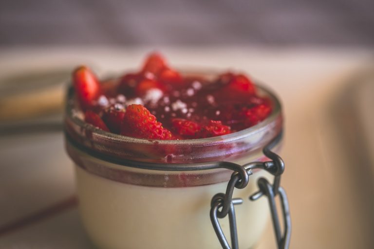 Semifreddo di fragole con Vin Santo, mascarpone