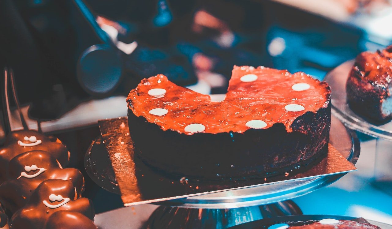 Torta di fragole a pois