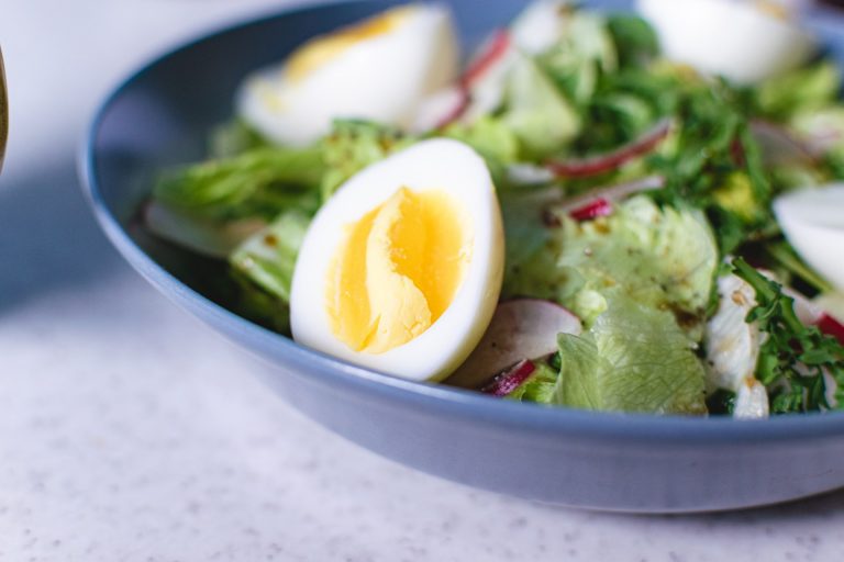 Insalata di barbabietola grigliata e uova