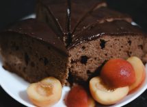 torta vegana cioccolato pesche