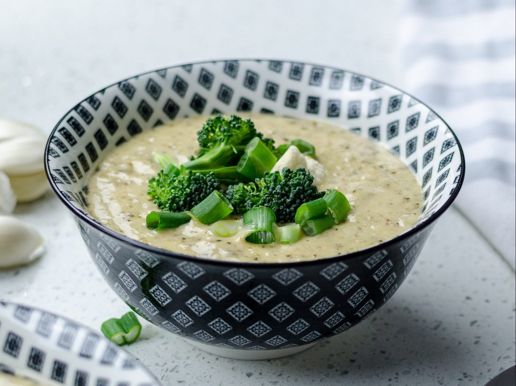 Zuppa di broccoli e formaggio erborinato