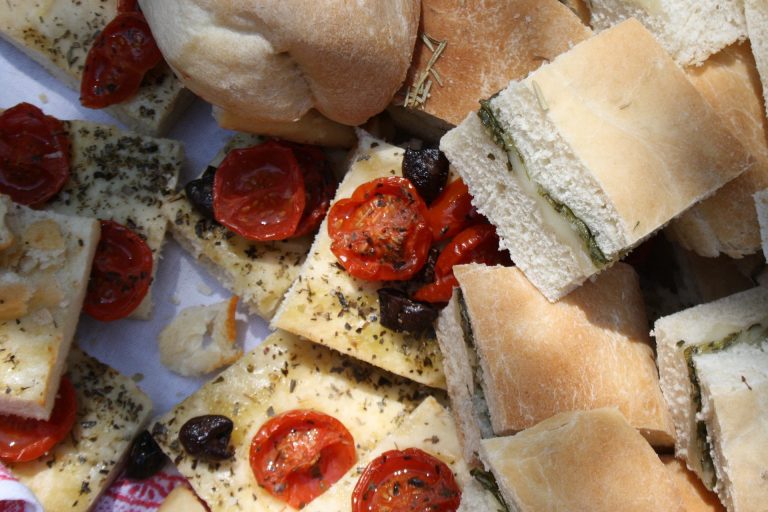 focaccia pomodorini olive senza lievitazione