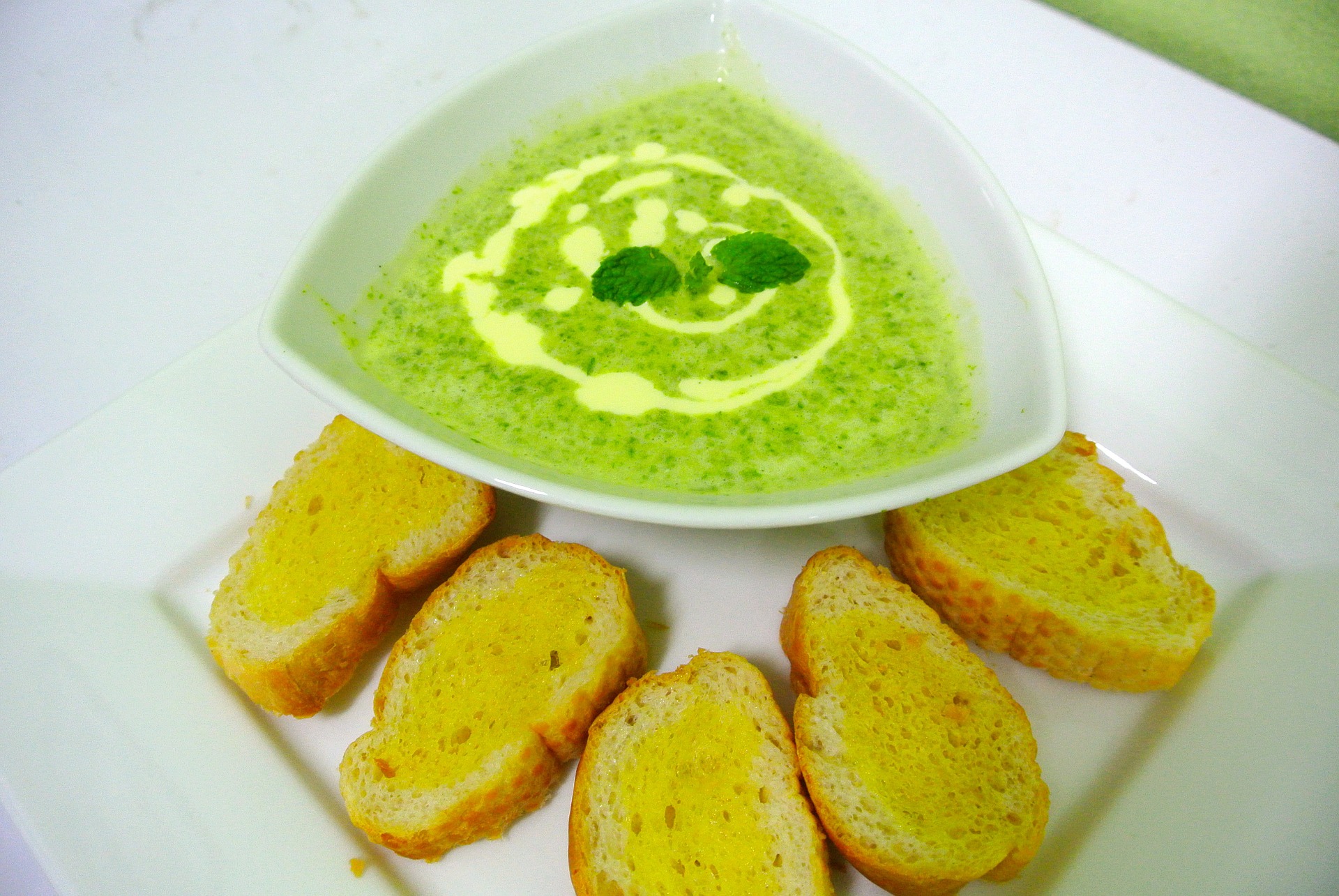 gazpacho verde cetrioli e avocado