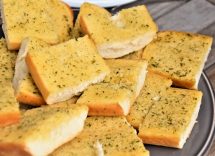 Pane di mais al jalapeno con panna acida