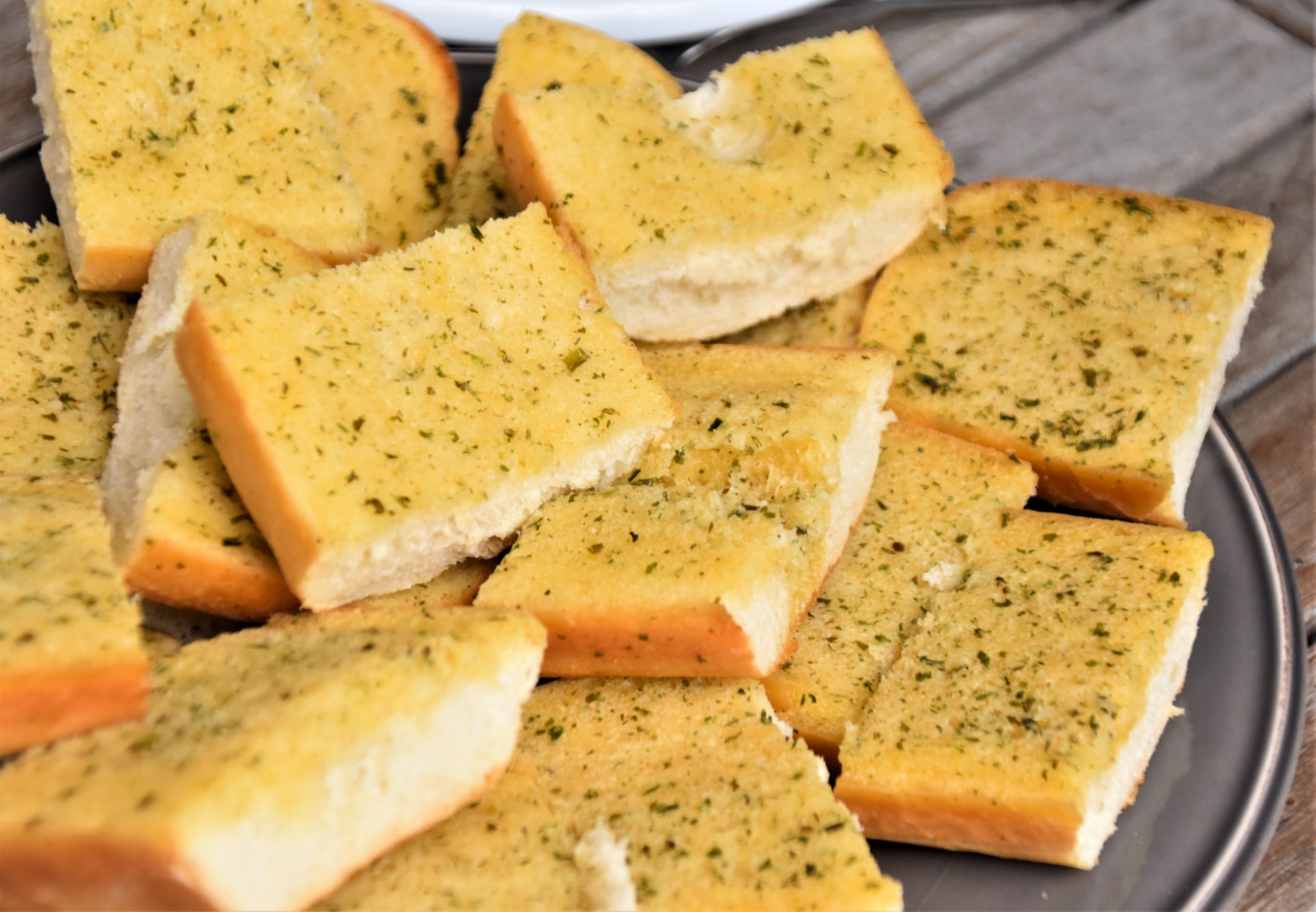 Pane di mais al jalapeno con panna acida