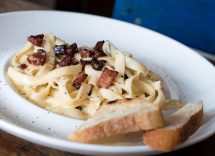 Tagliolini con sugo di castagne pancetta