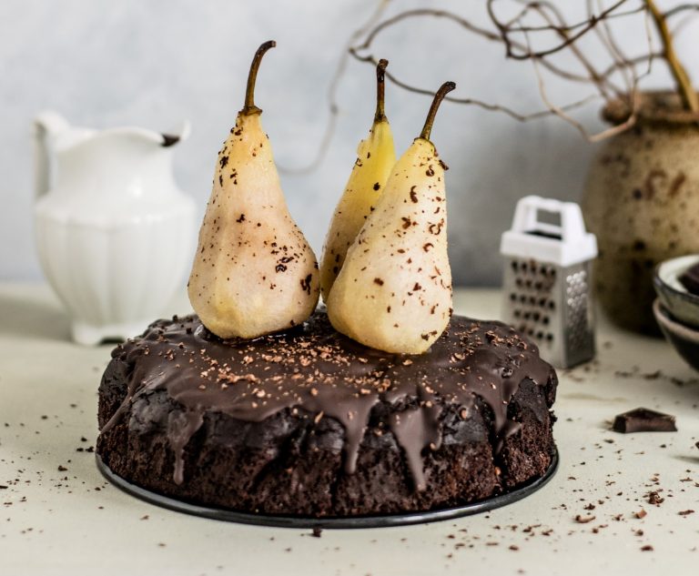 Torta al cioccolato con lievito madre e pere