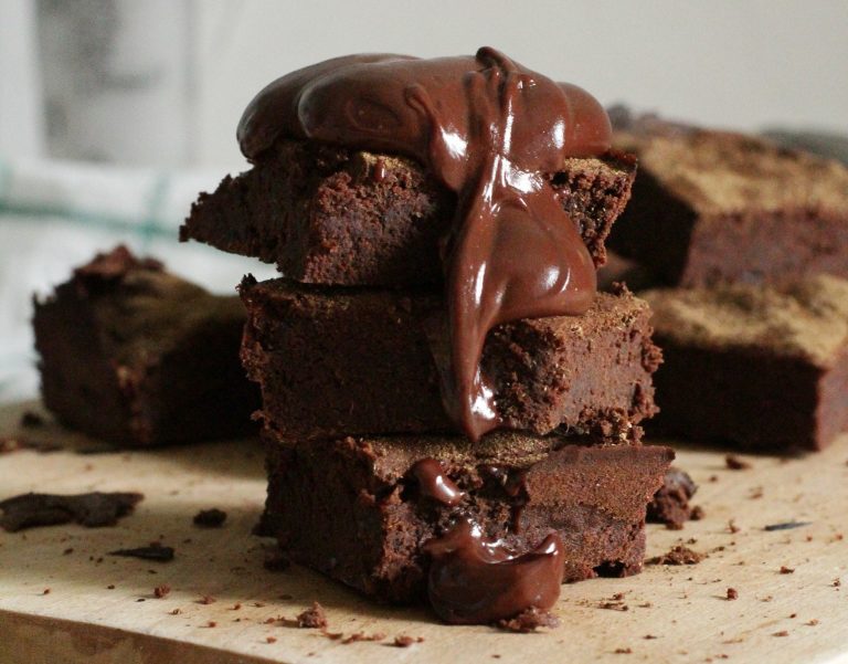 torta al cioccolato senza zucchero e farina