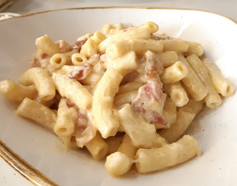 pasta crema noci speck