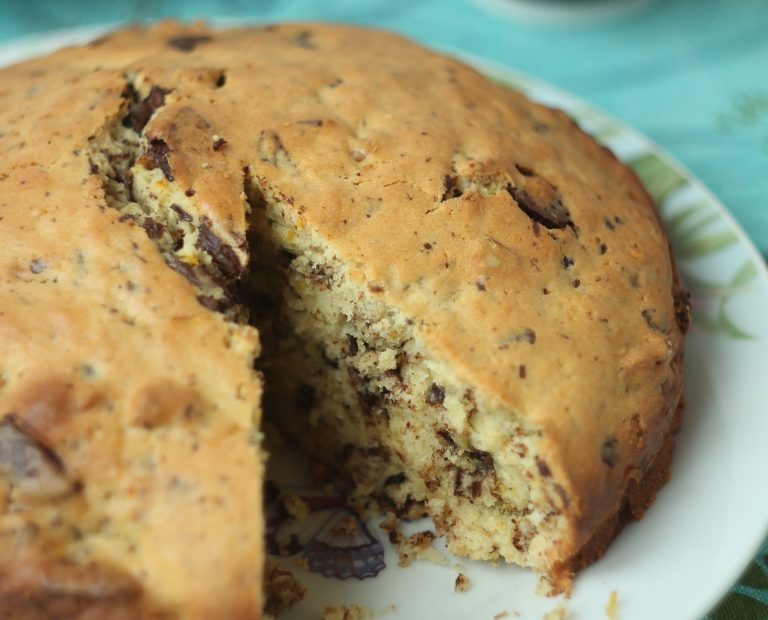 torta al semolino con gocce di cioccolato