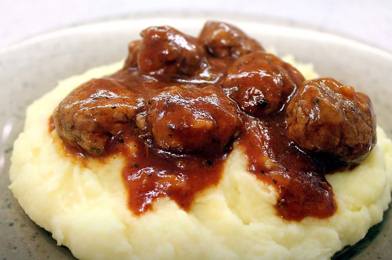 polenta con polpette al sugo