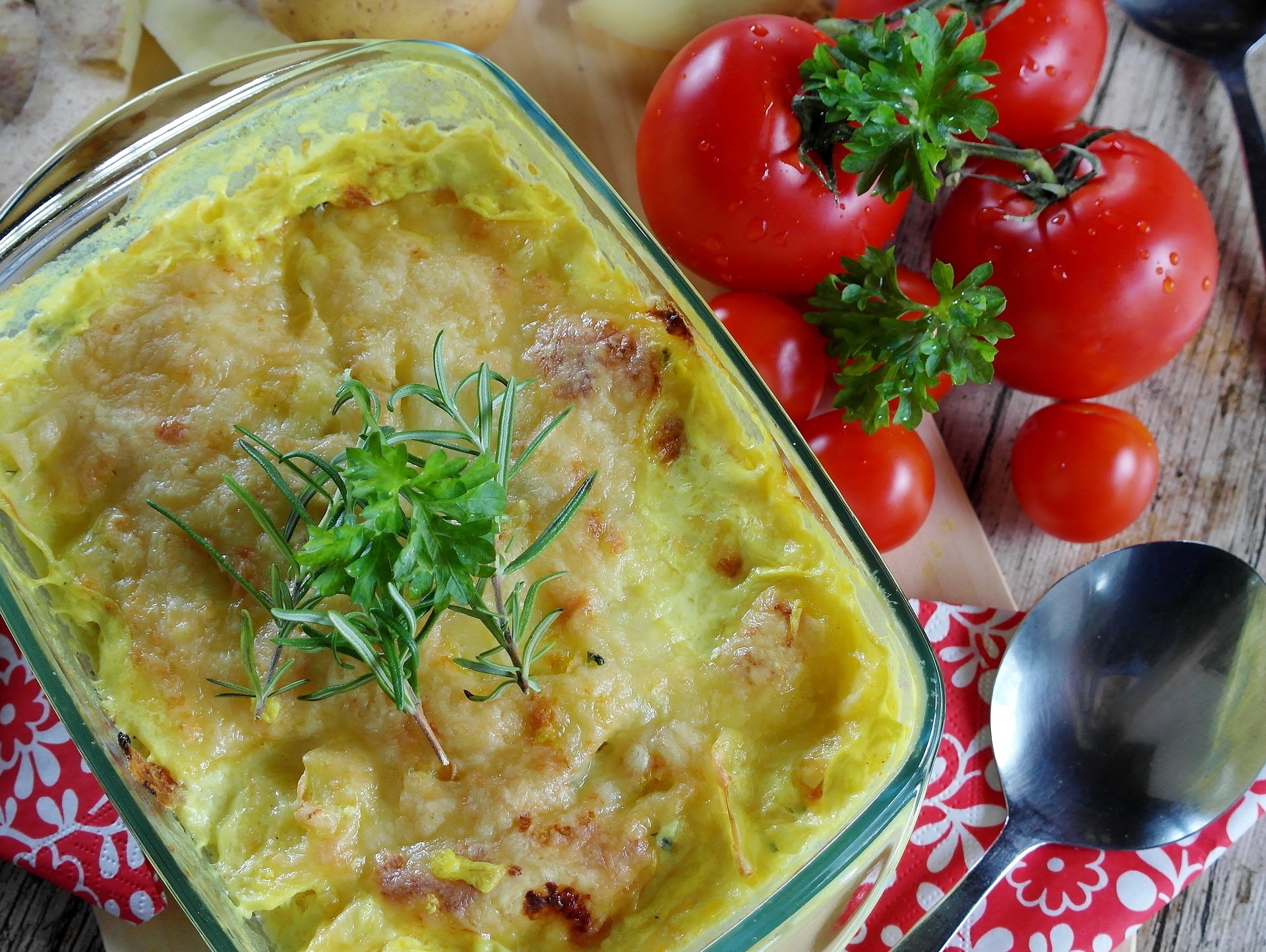 Teglia di alici e patate: ricetta mediterranea ricca di gusto | Food Blog