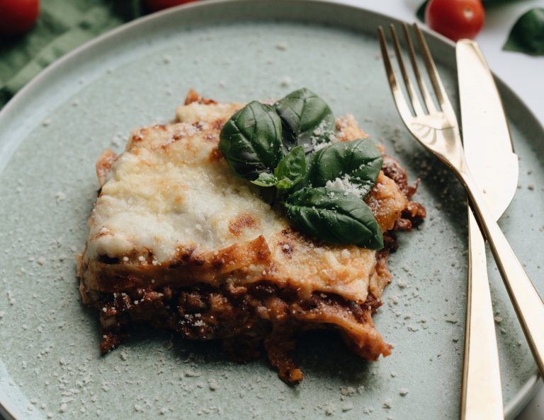 Lasagna salsiccia piselli