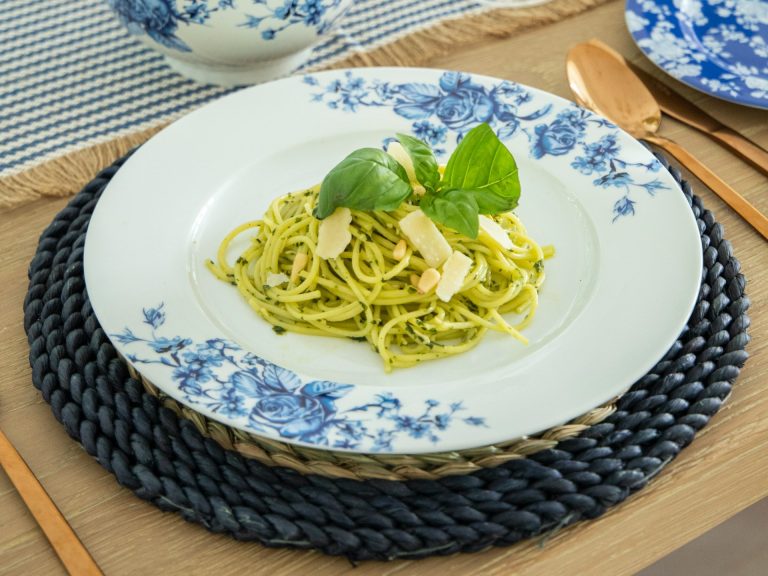 pasta pesto piselli mandorle ricetta vegetariana