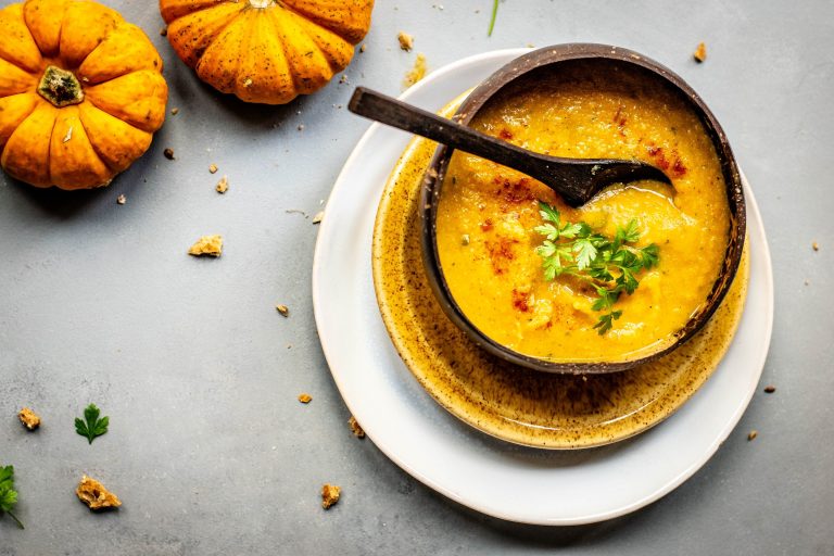 minestra orzo zucca e speck ricetta gustosa