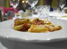 paccheri salsiccia e pomodorini ricetta facile