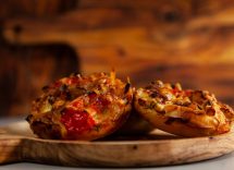 crostoni al forno con salsiccia ricetta