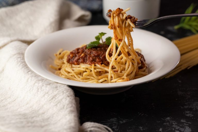 pasta al ragù di soia e funghi shiitake