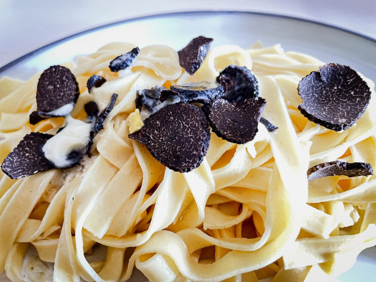 pasta burro e tartufo nero ricetta